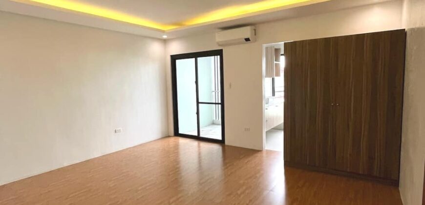 Townhouse for Sale in Greenview Executive Village near West Fairview Quezon City