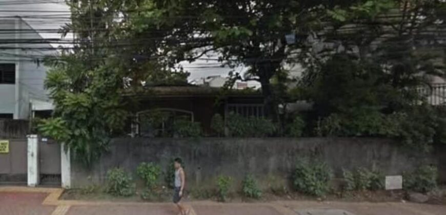 Commercial Lot with old House for Sale in Maginhawa, Quezon City