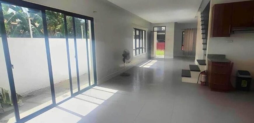 House and Lot For Sale In Greenview Executive Village, West Fairview, Quezon City