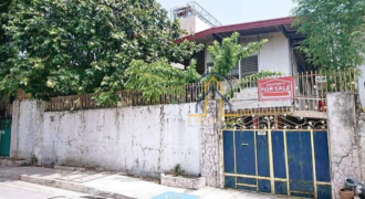 Residential Lot with Old House For Sale Near Ayala and Buendia Avenue
