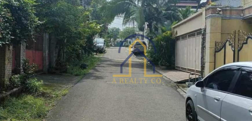 Lot for Sale with Old House in Project 8, Quezon City