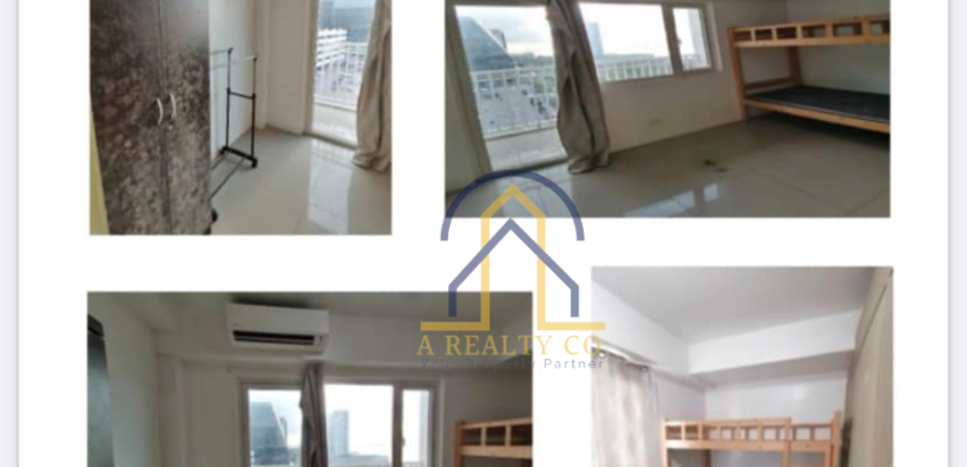 1 Bedroom End Unit with Balcony with Parking Slot for Sale in Shore Residences, MOA Complex, Pasay City
