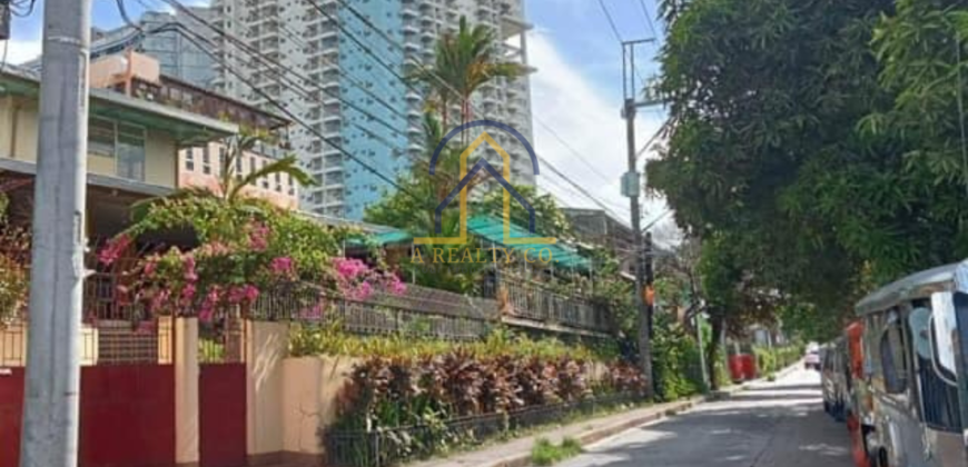 Old House and Lot for Sale in New Manila, Quezon City