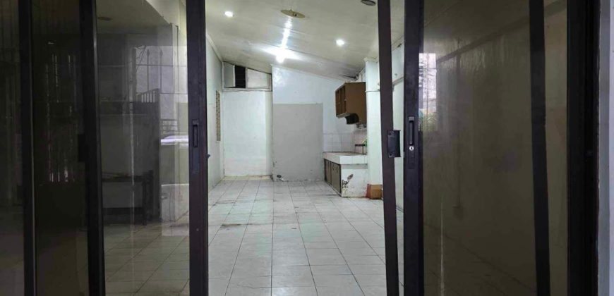 Old House and Lot for Sale in CBE Town Homes, Quezon City