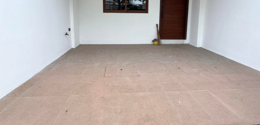 Townhouse [Unit B] for Sale in Valenzuela